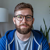 Author Macarone